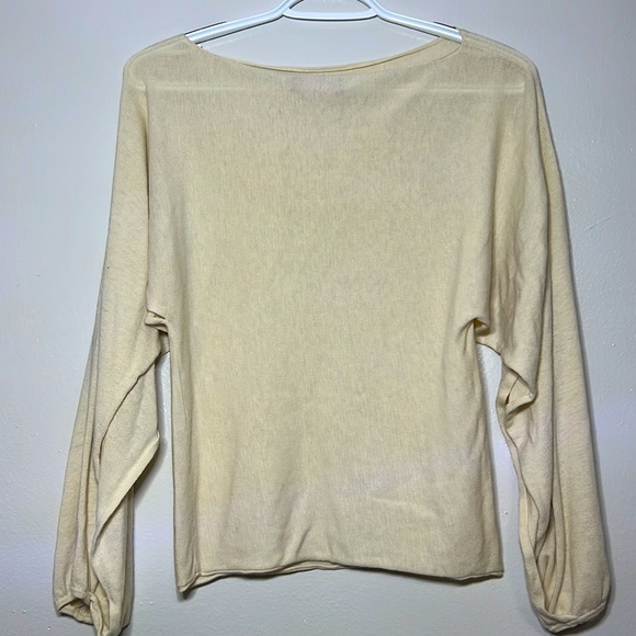 Cream Knit Top Women’s Size Small Stefanel Collectible Unique Split Long Sleeve - Picture 3 of 8